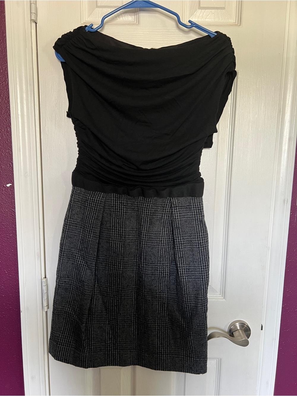 Shoshanna Black Top with Gray Plaid A-Line Skirt size 2